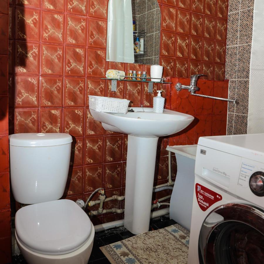 アルマトイReliablehouse 2-Х Комнатная Квартира В Центреアパートメント エクステリア 写真